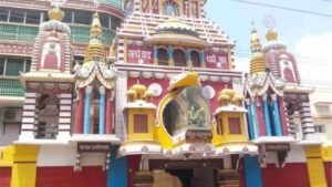 महाशिवरात्रि के पावन पर्व पर जोशीमठ क्षेत्र के सभी शिवालय में सब दलों की सुबह से भीड़ उमड़ी वहीं भदेश्वर महादेव कल्पेश्वर बिंदेश्वर महादेव रविश्वरार महादेव आदि शिवालयों पर श्रद्धालुओं नहीं जलाभिषेक कर शिवरात्रि के महापर्व को धूमधाम से मनाया